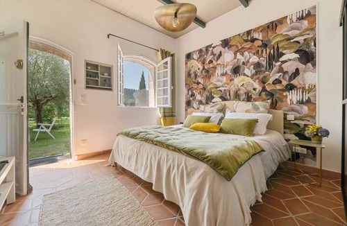 Salernes House | Provencal farmhouse, warm and cozy, nestled in the heart of the pool gardens.