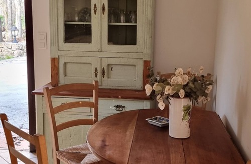 Entrecasteaux House | Provencal house by the river