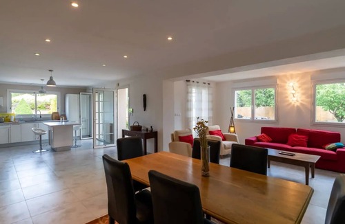 Velleron House | Provencal house with swimming pool in the heart of the Comtat Venaissin Velleron