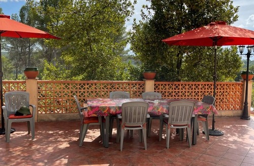 Lorgues House | Provencal house with swimming pool surrounded by olive and pine trees