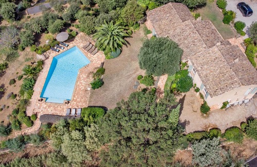La Croix-Valmer Villa | Provencal villa with pool and sea view