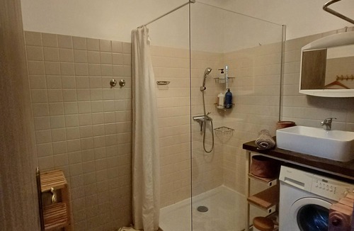 Lourmarin House | Provence farm luberon 3 bedrooms swimming pool air conditioning lourmarin center