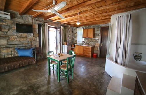 Agios Kirykos House | Pyrgos Ikaria Traditional Village