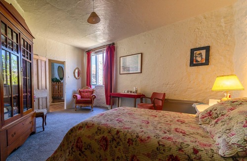 Sauzet Bed & Breakfast | Queen’s Room with Pool and Garden
