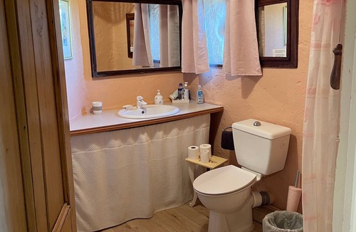 Sauzet Bed & Breakfast | Queen’s Room with Pool and Garden
