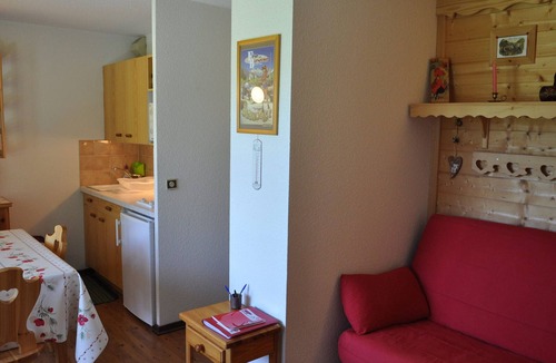 Abondance Apartment | Quiet 2-room apt with balcony and parking