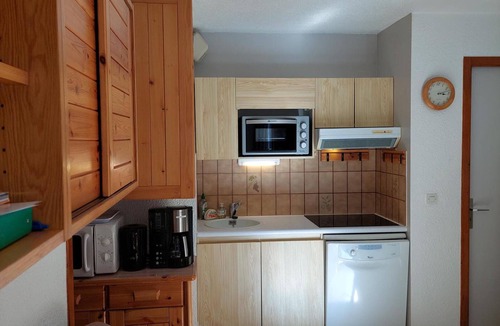 Chamonix City Centre Apartment | Quiet apartment with private garage near Chamonix center