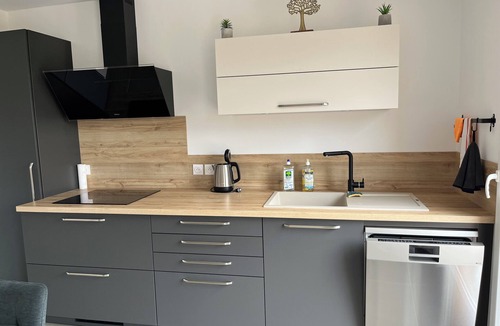 Orange Apartment | Quiet apartment close to town center and freeway