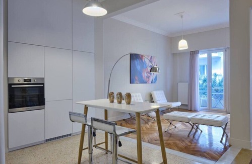 Kolonaki Apartment | Quiet, central 2bd Apt, Kolonaki