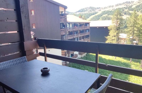 Isola Apartment | Quiet mezzanine chalet at The Hamlet - 6 guests