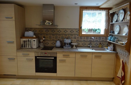 Thones Apartment | Quiet, recent* apartment with garden, close to ski resorts.