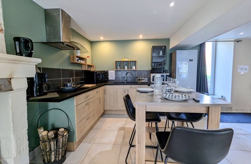 Meunet-Planches Cottage | Quiet rustic house with garden and fireplace near Châteauroux