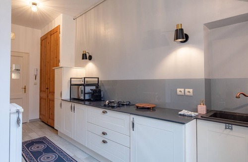 Republique - Tolstoi Apartment | Quiet studio with garden near Part-Dieu