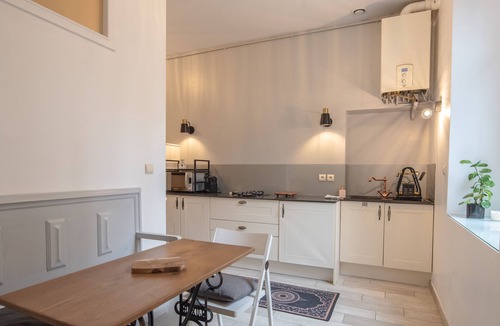 Republique - Tolstoi Apartment | Quiet studio with garden near Part-Dieu