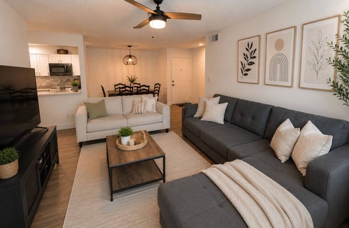 Tampa Palms Apartment | Quiet Tampa 2BR Retreat w/Private Patio