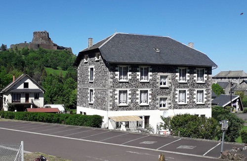 Jassat Apartment | Résidence de Michèle Meublé 54m² 2 ch 2sdb Parking et Jardin