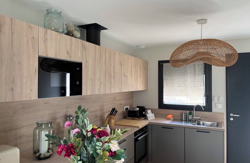 Montjuzet Apartment | Résidence Les 3 Volcans 3 logements privés Jardin & Parking