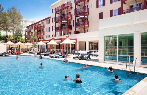Cavalaire-sur-Mer Apartment | Résidence Odalys Collection Les Canisson by Interhome