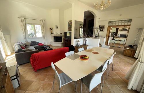 Saint-Cyr-sur-Mer Apartment | Résidence Villa Chemin de la Clare - maeva Home - Villa vue sur les vignes 6 pièces 10 personnes - Prestige MAE-5863