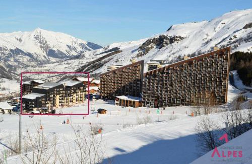 Les Menuires Apartment | Résidence Villaret - studio cabine pour 4 personnes vue sur les pistes MAE-5414