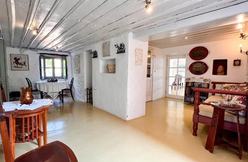 idhra House | Rallou House Hydra