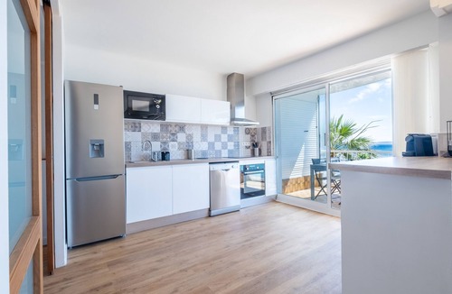 Pointe Croisette Apartment | RARE! 2-Br Seafront Apartment