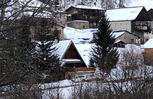 Saint-Veran Ski Chalet | RDC Chalet facing the ski slopes, cross-country skiing, private parking l