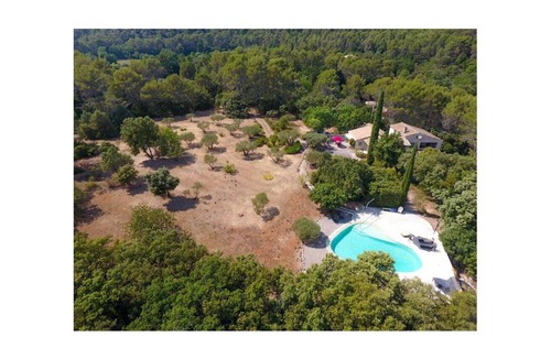 Salernes House | Recharge your batteries at "Les Oliviers" gîte, 3*, air-conditionned, with pool