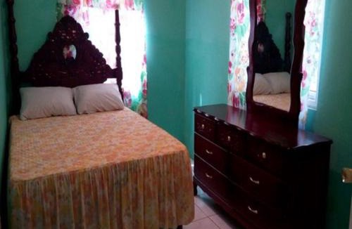 Falmouth House | Reggae Moon Guesthouse