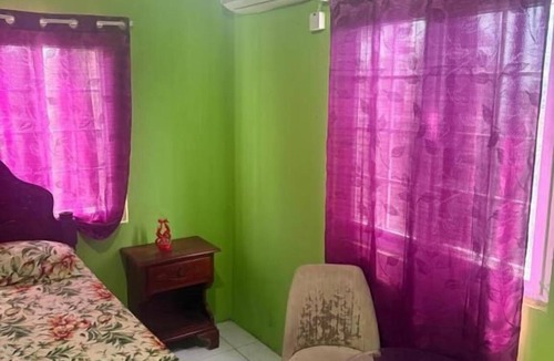 Falmouth House | Reggae Moon Guesthouse
