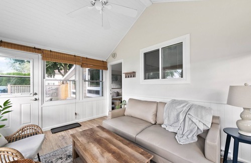 Town of Essex Cottage | Relaxing Cottage near EPIC wineries