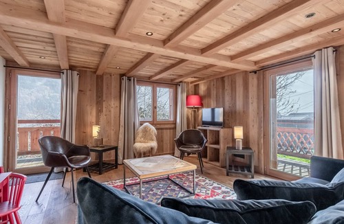 Saint-Nicolas-de-Veroce Apartment | Renovated chalet for 10 pers., St-Gervais, balcony, parking