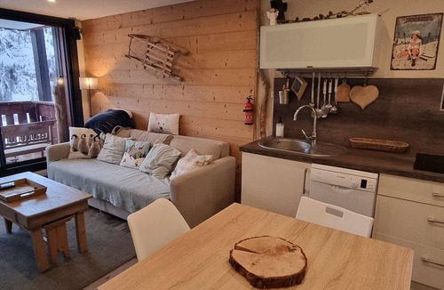 Isola Apartment | Renovated 2-Room Apartment with Balcony in Quiet Hamlet, Near Ski Resorts