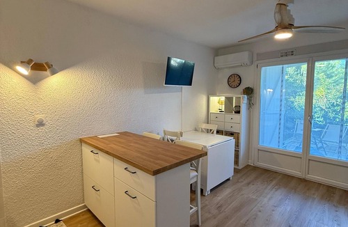 Saint-Cyr-sur-Mer Apartment | Renovated 4 Pers Studio with Garden and Private Parking