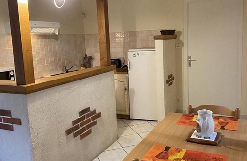 Neuvy Cottage | Renovated cottage with private terrace and pets allowed