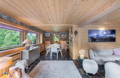 Meribel Ski Chalet | Renovated family chalet with sauna near the slopes