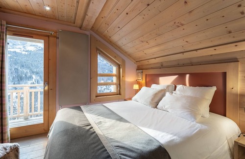 Meribel Ski Chalet | Renovated family chalet with sauna near the slopes