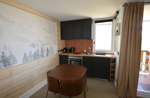Montalbert Apartment | Renovated studio at the foot of the slopes with balcony and equipped kitchen