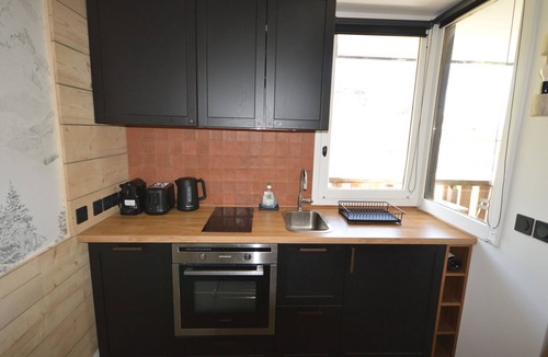 Montalbert Apartment | Renovated studio at the foot of the slopes with balcony and equipped kitchen