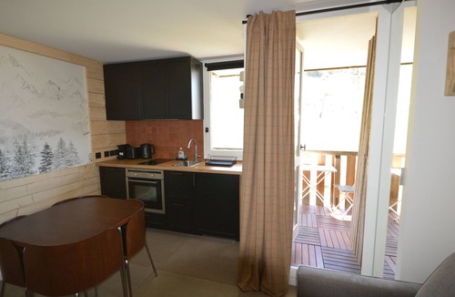 Montalbert Apartment | Renovated studio at the foot of the slopes with balcony and equipped kitchen
