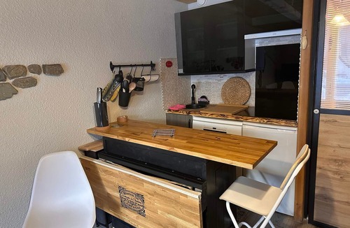 Pralognan-la-Vanoise Apartment | Renovated studio with large sunny terrace