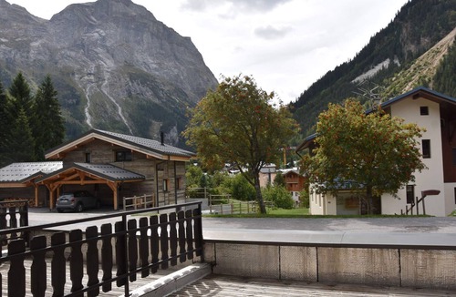 Pralognan-la-Vanoise Apartment | Renovated studio with large sunny terrace