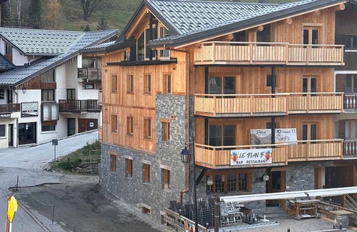 Pralognan-la-Vanoise Apartment | Renovated apartment, private parking, sleeps 6, Pralognan-la-Vanoise