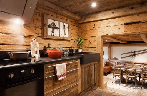 La Clusaz Ski Chalet | Renovated Savoyard chalet, 10 pers, near slopes, pets allowed