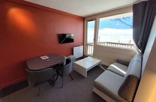 Aime Apartment | Renovated ski-in studio - 4 ppl - Pets allowed