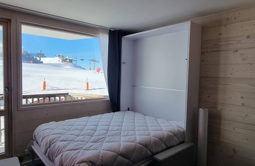 Aime Apartment | Renovated ski-in studio - 4 ppl - Pets allowed