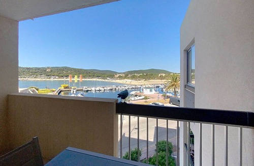 La Faviere Apartment | Renovated studio with air conditioning and pool in Bormes-les-Mimosas