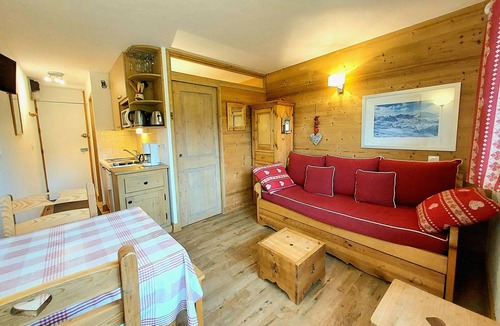 Plagne Villages Apartment | Renovated studio-cabin, south balcony, ski-in/ski-out, 4 pers, Plagne Villages