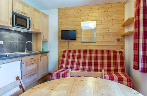 Meribel-Mottaret Apartment | Renovated studio with balcony in Méribel, ideal for skiing