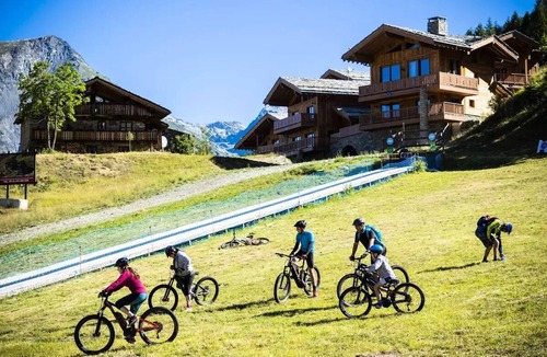 Sainte-Foy-Tarentaise Apartment | Residence Club MMV L'Etoile des Cimes* - 2 Rooms 4 People Comfort